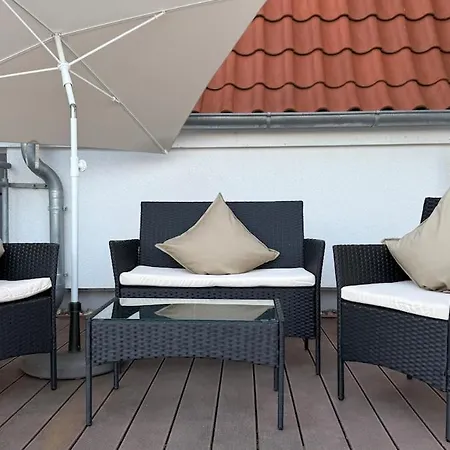 Penthouse With Roof Terrace - Central, Quiet Location Apartment