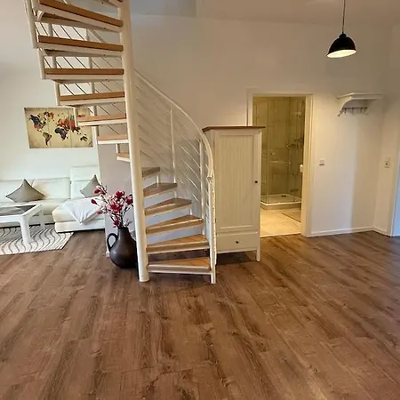 Penthouse With Roof Terrace - Central, Quiet Location Apartment